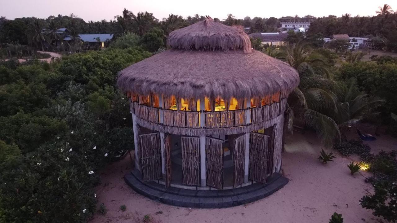 Amanta Beach Nilaveli Exterior photo